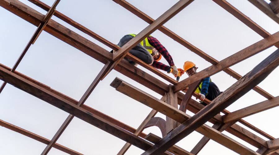 Professional gutter cleaning in Raynesford, MT